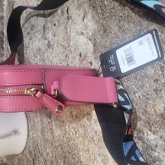 KARL LAGERFELD NWT PARIS GRAPHIC LOGO STRAP CROSSBODY BAG ROSE HEARTS - Picture 5 of 8